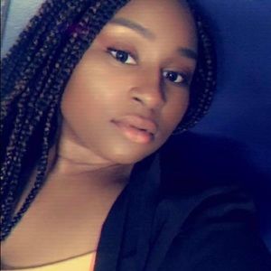 Meet your Posher, Alyssa